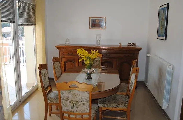 Kapetan Daire Trogir