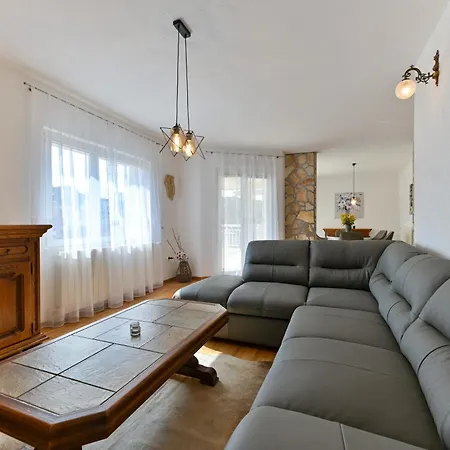 Kapetan Apartment *