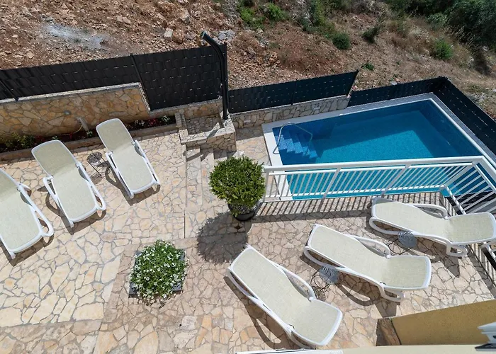 Kapetan Apartment *
