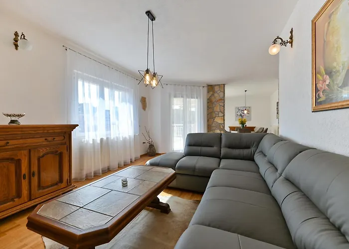 Kapetan Apartment *